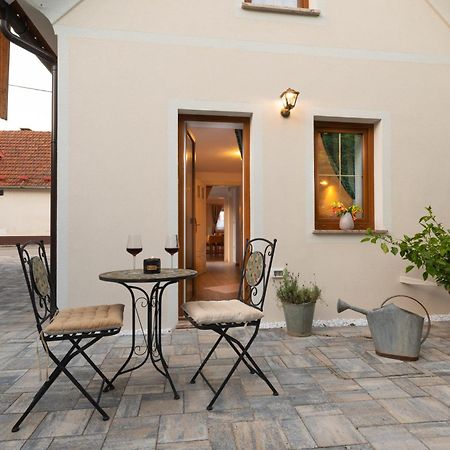 Cherry House - Cosy House - Ideal For Bear Watching, In The Neighborhood Of The Medieval Sneznik Castle Stari Trg pri Lozu Exteriör bild