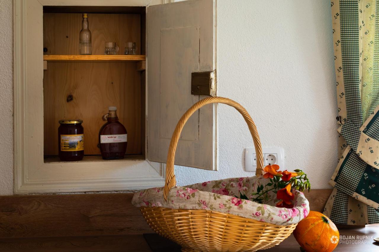 Cherry House - Cosy House - Ideal For Bear Watching, In The Neighborhood Of The Medieval Sneznik Castle Stari Trg pri Lozu Exteriör bild