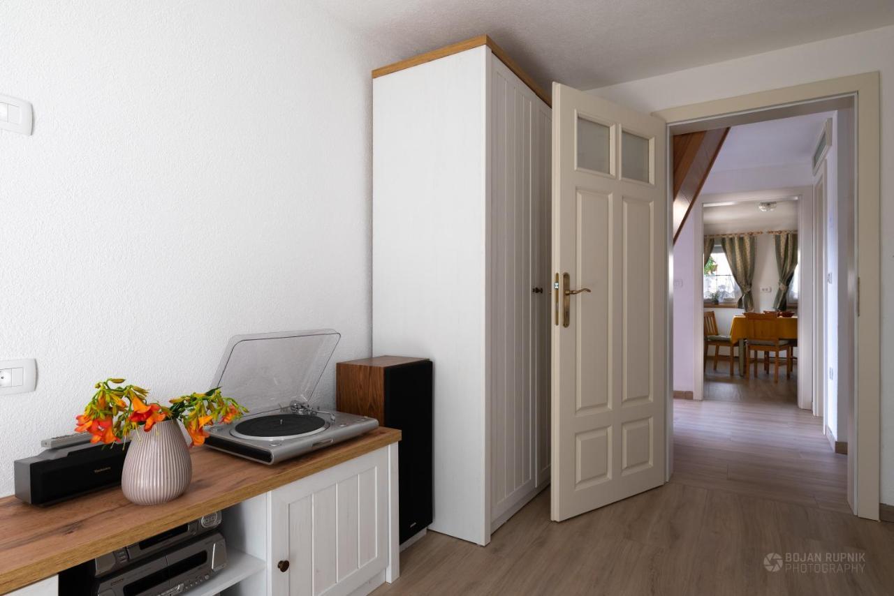 Cherry House - Cosy House - Ideal For Bear Watching, In The Neighborhood Of The Medieval Sneznik Castle Stari Trg pri Lozu Exteriör bild
