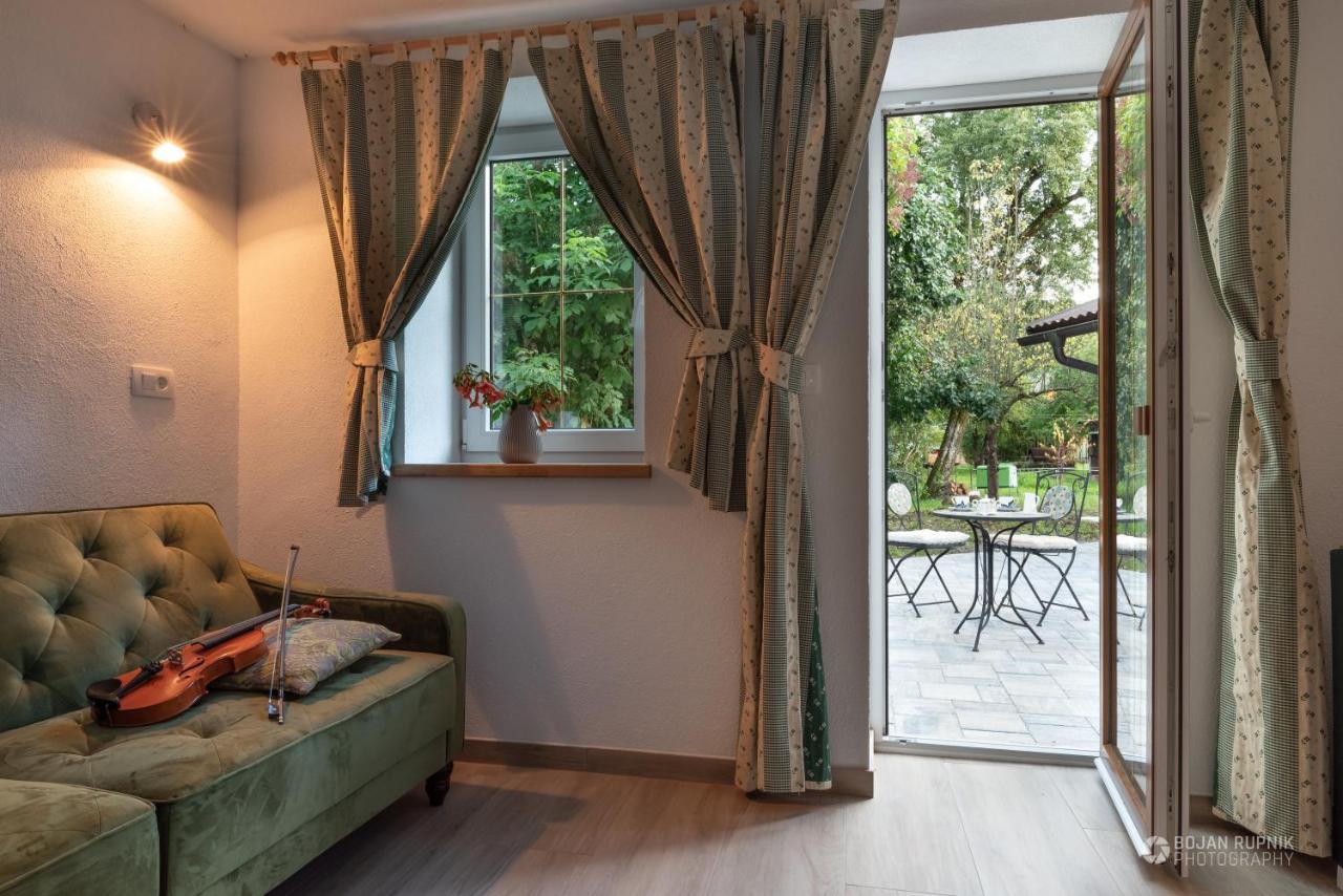 Cherry House - Cosy House - Ideal For Bear Watching, In The Neighborhood Of The Medieval Sneznik Castle Stari Trg pri Lozu Exteriör bild