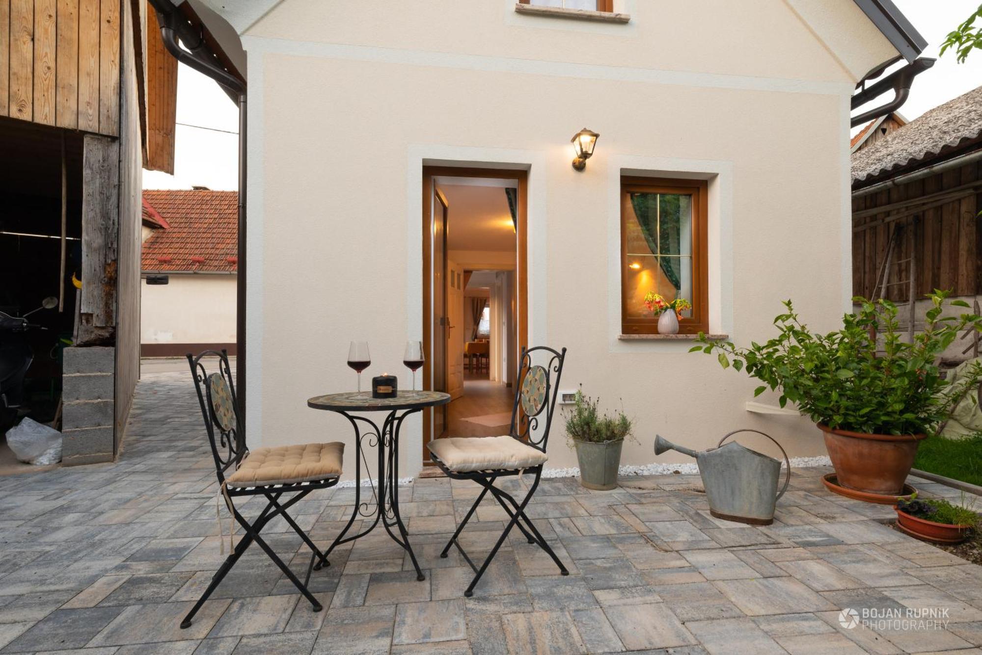 Cherry House - Cosy House - Ideal For Bear Watching, In The Neighborhood Of The Medieval Sneznik Castle Stari Trg pri Lozu Exteriör bild